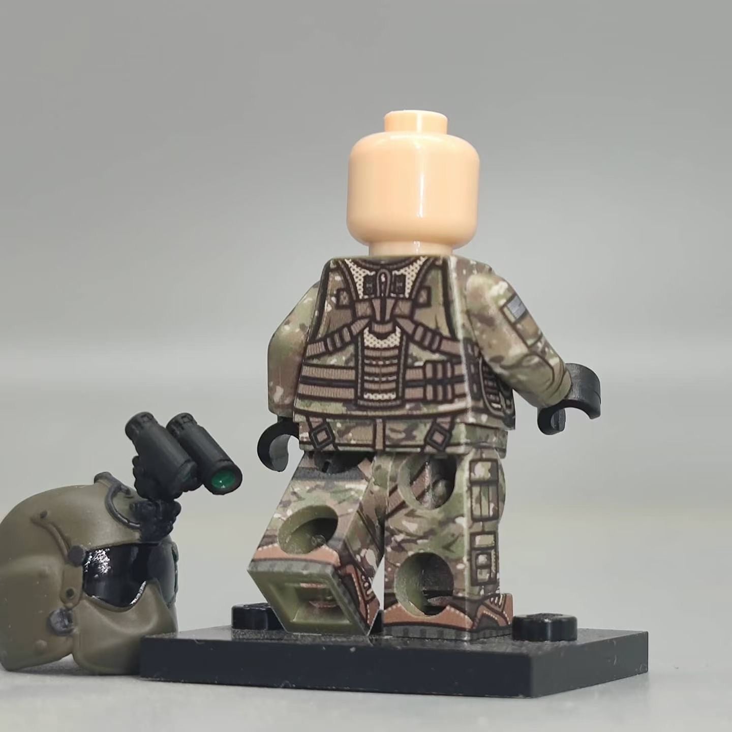 BrickCreator | US Army Helicopter Pilot