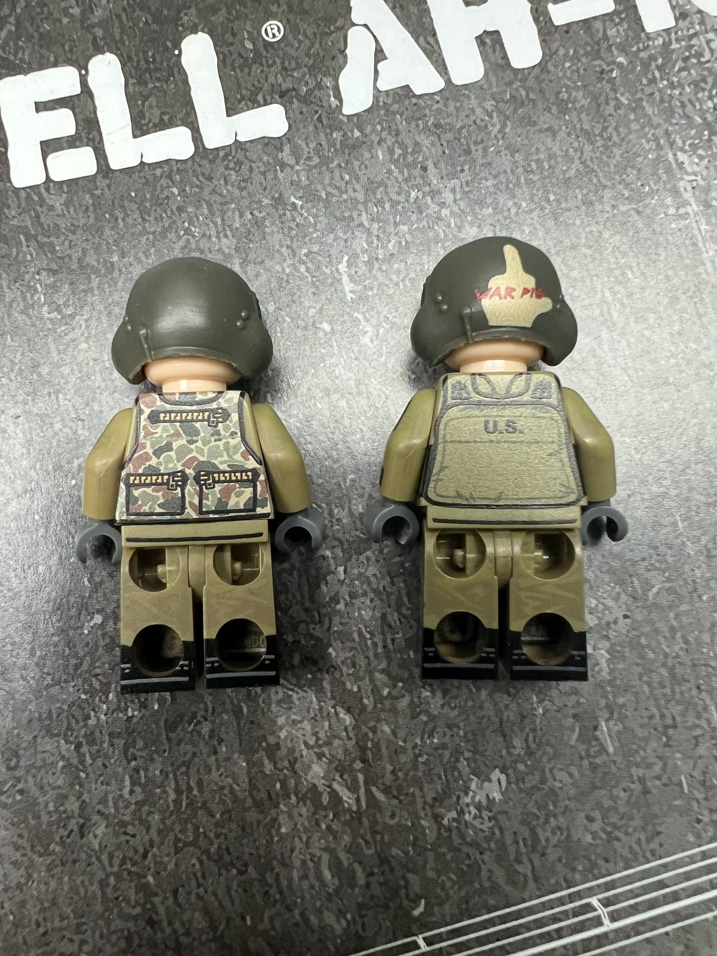 Brickmania | BELL AH-1(G) (Used, store Display)