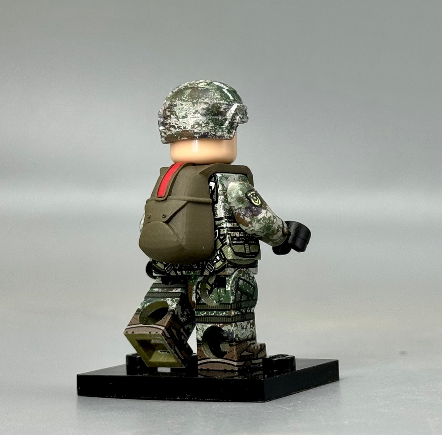 BrickCreator | PLA Paratrooper V.2