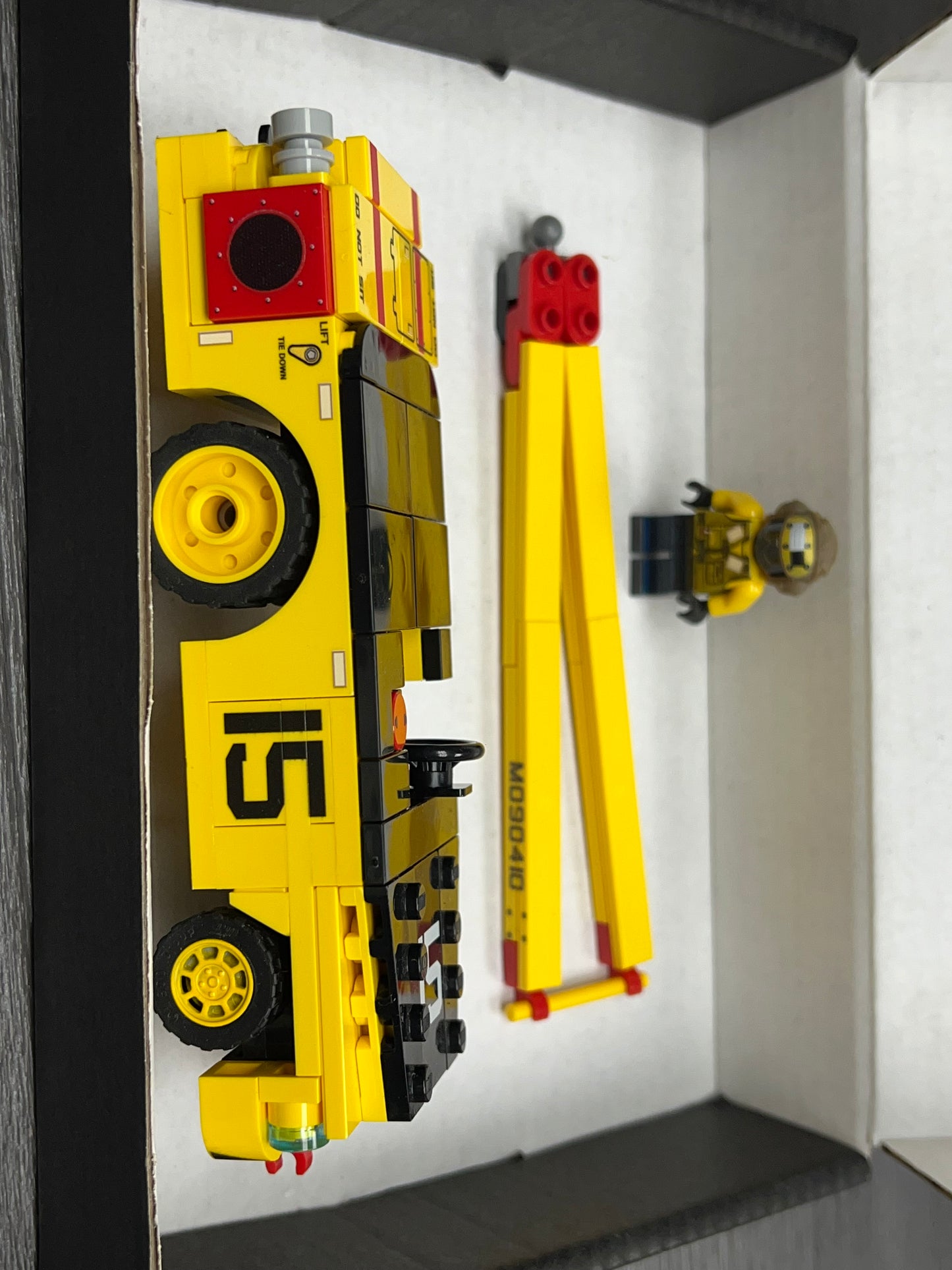 Brick Designers | Flight Deck Tractor + Brickmania Deck Crew (Used,Store Display)